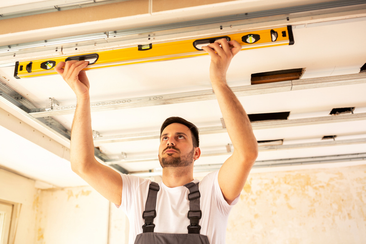 DIY vs. Professional Garage Door Repair: What’s the Right Choice?